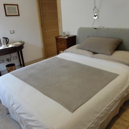 Nerone'S - Sutri Bed & Dinner ภายนอก รูปภาพ