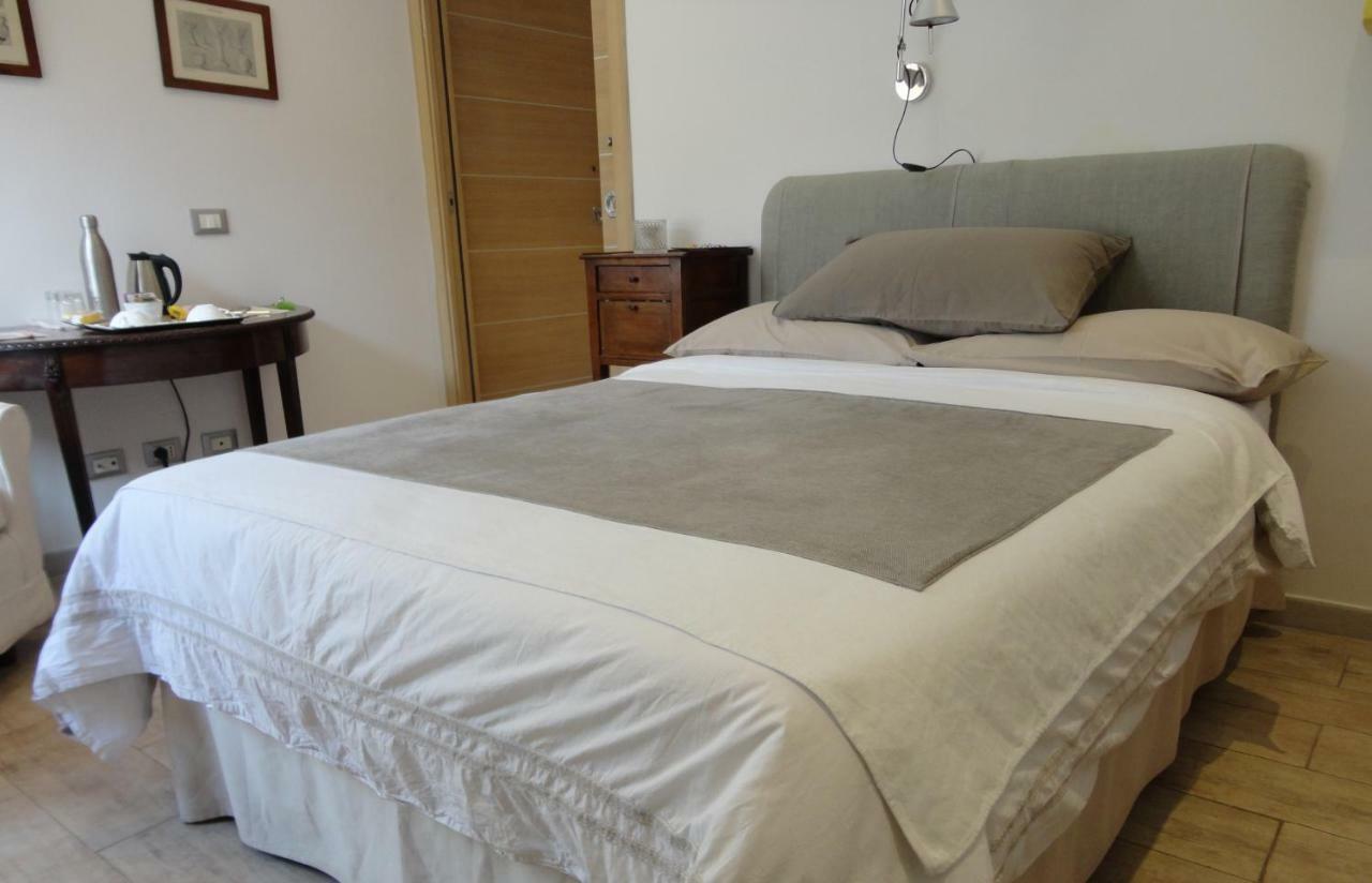 Nerone'S - Sutri Bed & Dinner ภายนอก รูปภาพ